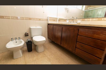 Casa para alugar com 630m², 3 quartos e 4 vagas Casa para alugar com 630m², 3 quartos e 4 vagasBANHEIRO QUARTO Nº 3 - SUITE