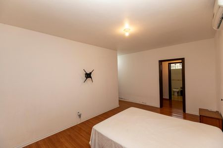 Casa para alugar com 630m², 3 quartos e 4 vagas Casa para alugar com 630m², 3 quartos e 4 vagasQUARTO Nº 3 - SUITE