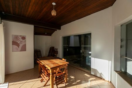 Casa para alugar com 630m², 3 quartos e 4 vagas Casa para alugar com 630m², 3 quartos e 4 vagasSALA DE JANTAR 2