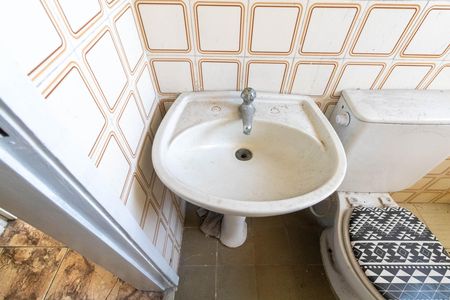 Banheiro de apartamento para alugar com 2 quartos, 45m² em Campo Grande, Rio de Janeiro