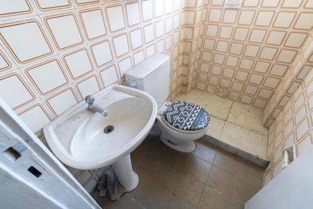 Banheiro de apartamento para alugar com 2 quartos, 45m² em Campo Grande, Rio de Janeiro