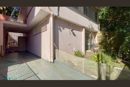 Garagem de casa à venda com 3 quartos, 211m² em Sumaré, São Paulo