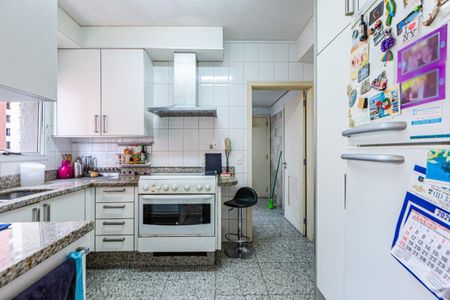 Apartamento à venda com 3 quartos, 240m² em Santa Cecilia, São Paulo