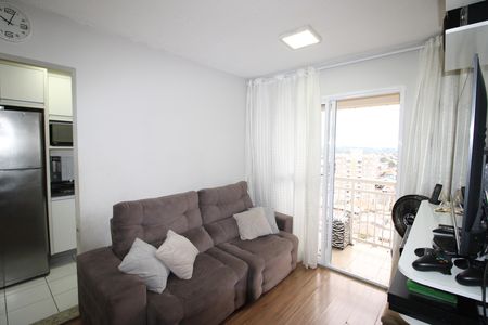 Sala de apartamento para alugar com 2 quartos, 48m² em Jardim das Oliveiras, São Paulo