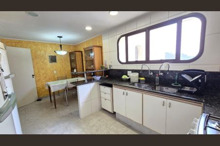 Apartamento à venda com 153m², 4 quartos e 3 vagas