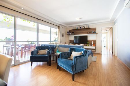 Apartamento à venda com 162m², 4 quartos e 3 vagas