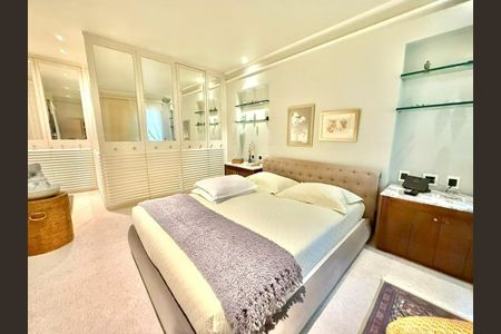 Apartamento à venda com 214m², 3 quartos e 3 vagas