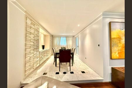 Apartamento à venda com 214m², 3 quartos e 3 vagas