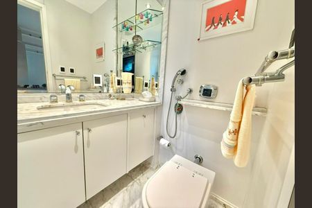 Apartamento à venda com 214m², 3 quartos e 3 vagas