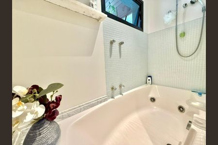Apartamento à venda com 214m², 3 quartos e 3 vagas