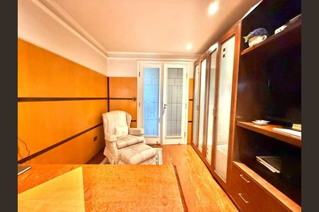 Apartamento à venda com 214m², 3 quartos e 3 vagas