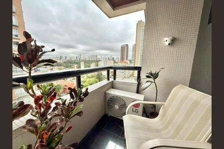 Apartamento à venda com 214m², 3 quartos e 3 vagas
