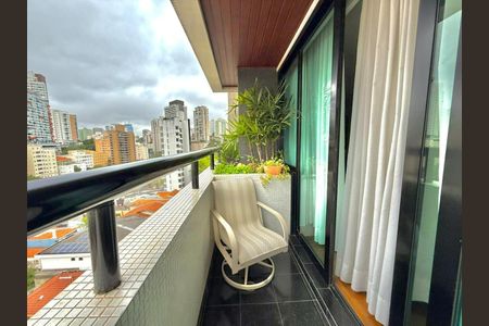 Apartamento à venda com 214m², 3 quartos e 3 vagas