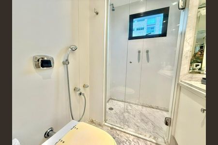 Apartamento à venda com 214m², 3 quartos e 3 vagas