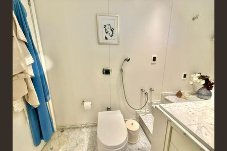 Apartamento à venda com 214m², 3 quartos e 3 vagas