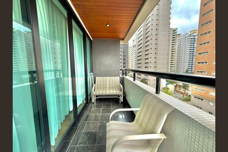 Apartamento à venda com 214m², 3 quartos e 3 vagas