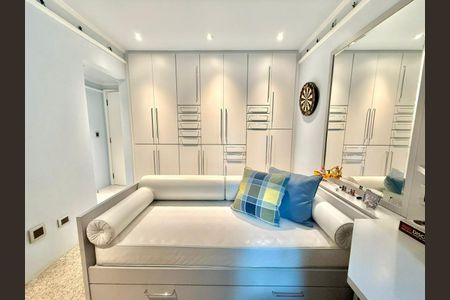 Apartamento à venda com 214m², 3 quartos e 3 vagas