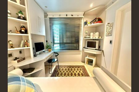 Apartamento à venda com 214m², 3 quartos e 3 vagas