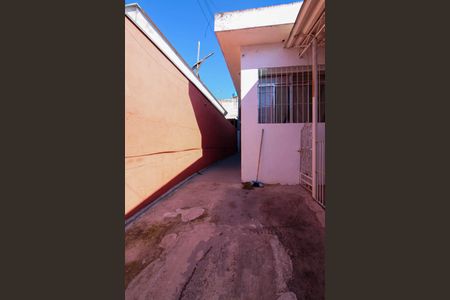 Casa para alugar com 20m², 1 quarto e sem vaga Casa para alugar com 20m², 1 quarto e sem vagaEntrada