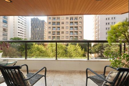 Apartamento à venda com 4 quartos, 222m² em Jardim Europa, São Paulo