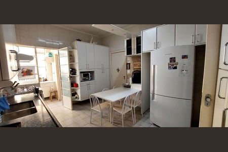 Apartamento à venda com 3 quartos, 182m² em Santa Cecilia, São Paulo