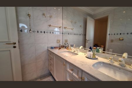 Apartamento à venda com 171m², 3 quartos e 3 vagas