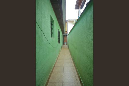Corredor- quintal-  lateral  de casa à venda com 2 quartos, 125m² em Jardim Valdibia, São Bernardo do Campo