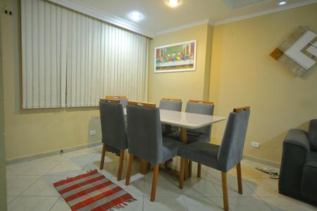 Casa à venda com 125m², 2 quartos e 2 vagasSala