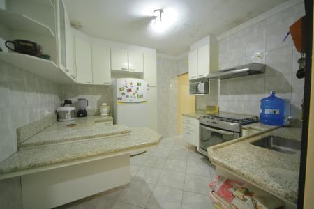 Casa à venda com 125m², 2 quartos e 2 vagasCozinha 