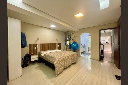 Apartamento à venda com 137m², 4 quartos e 1 vaga
