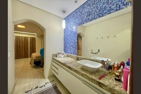 Apartamento à venda com 137m², 4 quartos e 1 vaga