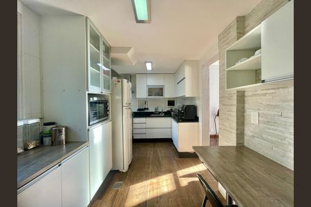 Apartamento à venda com 137m², 4 quartos e 1 vaga