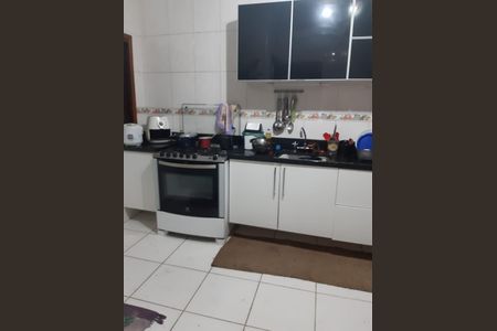 Casa à venda com 170m², 3 quartos e 4 vagas Casa à venda com 170m², 3 quartos e 4 vagasCozinha