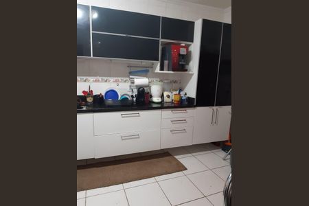 Casa à venda com 170m², 3 quartos e 4 vagas Casa à venda com 170m², 3 quartos e 4 vagasCozinha