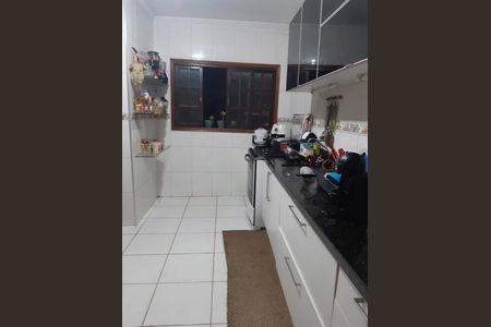 Casa à venda com 170m², 3 quartos e 4 vagas Casa à venda com 170m², 3 quartos e 4 vagasCozinha