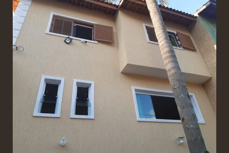 Fachada de casa à venda com 3 quartos, 170m² em Horto Florestal, São Paulo