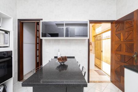 Casa à venda com 4 quartos, 138m² em Jardim Peri, São Paulo