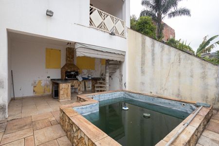 Casa à venda com 138m², 4 quartos e 2 vagas