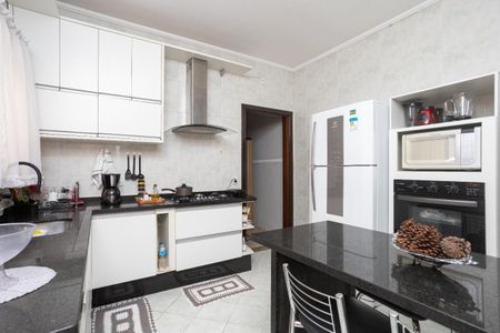Casa à venda com 138m², 4 quartos e 2 vagas