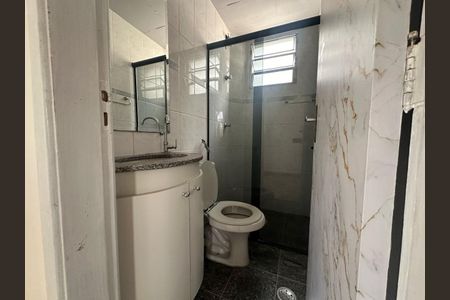 Banheiro social de apartamento para alugar com 3 quartos, 60m² em Silveira, Belo Horizonte