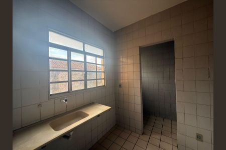 Cozinha de apartamento para alugar com 2 quartos, 55m² em Itapoã, Belo Horizonte