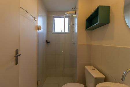 Banheiro de apartamento para alugar com 2 quartos, 48m² em Chácara Granja Velha, Cotia