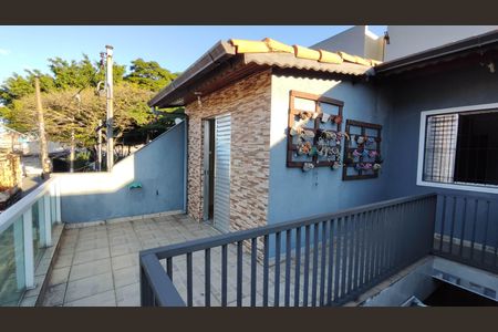 Casa à venda com 116m², 3 quartos e 2 vagas Casa à venda com 116m², 3 quartos e 2 vagasVaranda