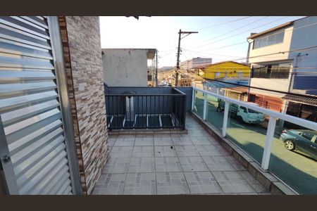 Casa à venda com 116m², 3 quartos e 2 vagas Casa à venda com 116m², 3 quartos e 2 vagasVaranda