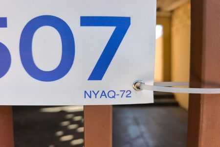 Casa à venda com 250m², 2 quartos e 1 vaga Casa à venda com 250m², 2 quartos e 1 vagaPLACA INSTALADA NA FACHADA NYAQ - 72