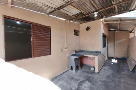 Casa à venda com 250m², 2 quartos e 1 vaga Casa à venda com 250m², 2 quartos e 1 vagaQuintal