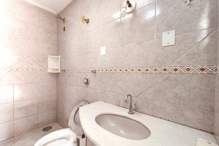 Casa à venda com 250m², 2 quartos e 1 vaga Casa à venda com 250m², 2 quartos e 1 vagaBanheiro Social