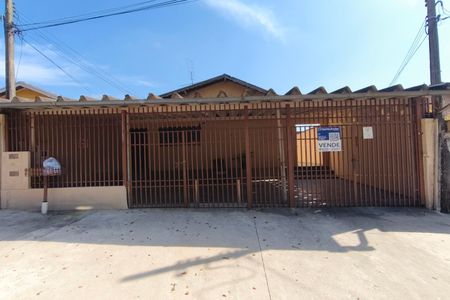 Casa à venda com 250m², 2 quartos e 1 vaga Casa à venda com 250m², 2 quartos e 1 vagaFachada