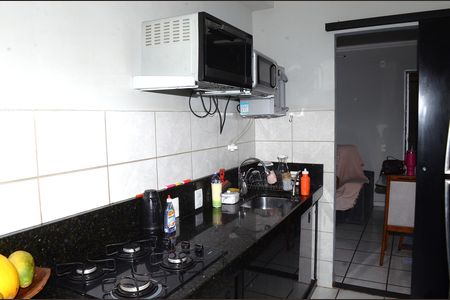 Cozinha de apartamento para alugar com 2 quartos, 43m² em Vista do Sol, Belo Horizonte