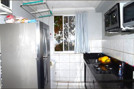 Cozinha de apartamento para alugar com 2 quartos, 43m² em Vista do Sol, Belo Horizonte